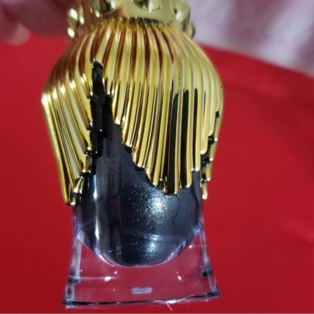 Christian Louboutin liquid eyeshadow - Picture 3 of 5